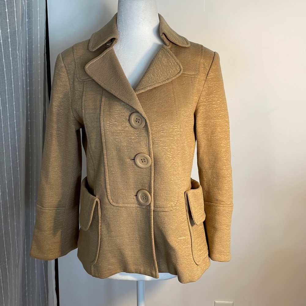 Nanette Lepore Vintage Tan blazer. Lined in a 100% Cotton Comfortable Si…